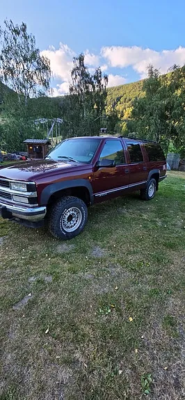 Chevrolet Suburban 1999 photo 2