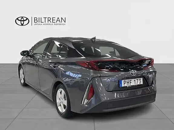 Toyota Prius Plug-In Hybrid 2017 photo 3
