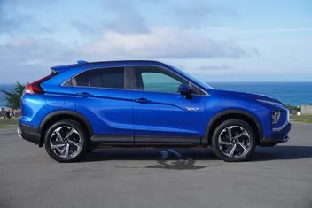 Mitsubishi Eclipse Cross 2023 photo 3
