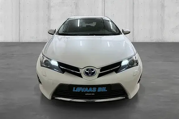 Toyota Auris 2014 photo 2