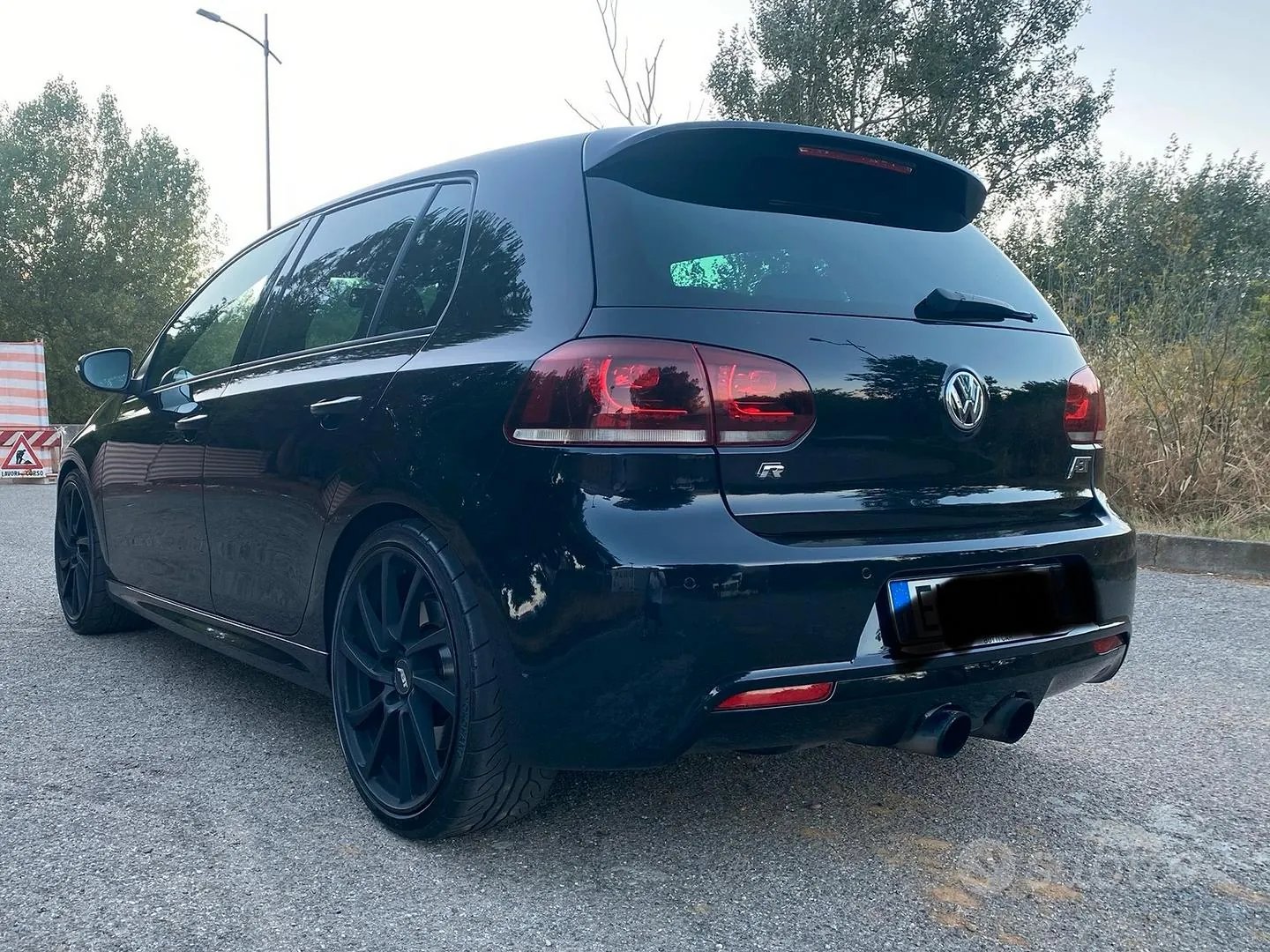 Volkswagen Golf R 2011 photo 2
