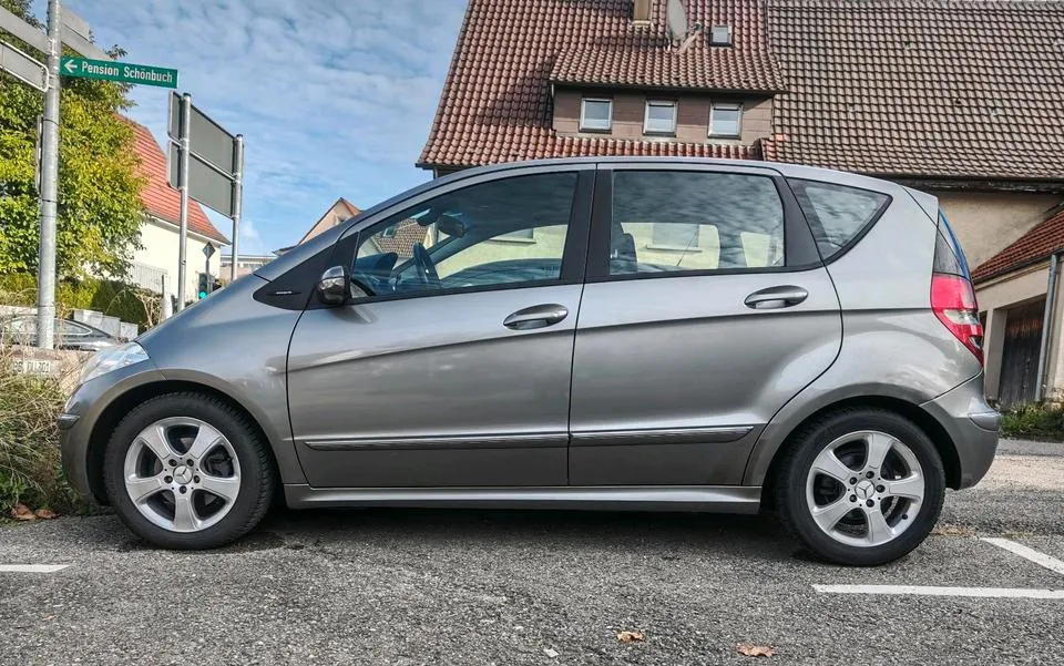 Mercedes-Benz A200