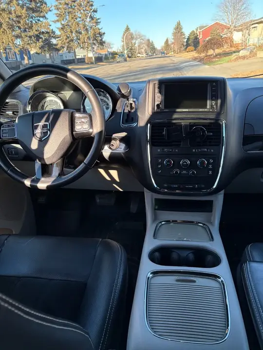 Dodge Grand Caravan 2014 photo 4