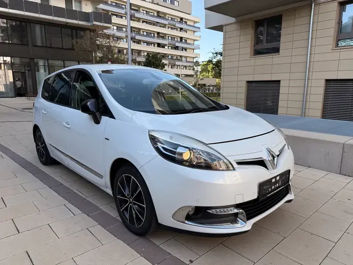 Renault Grand Scenic 2013 photo 2