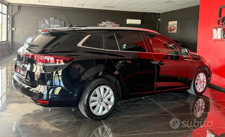 Renault Megane 2022 photo 2