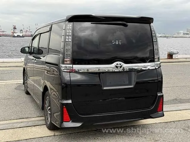 Toyota Voxy Zs Kirameki 2016 photo 3