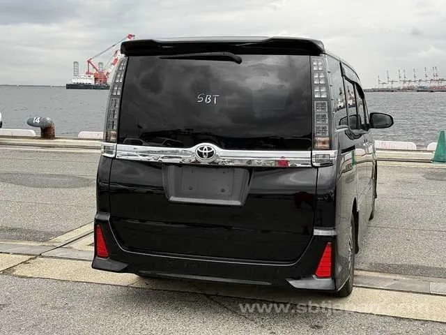 Toyota Voxy Zs Kirameki 2016 photo 4