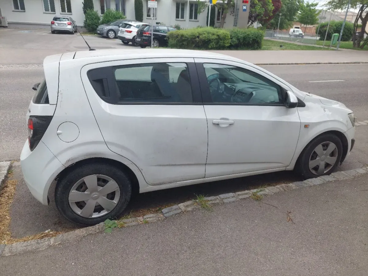 Chevrolet Aveo 2013 photo 2