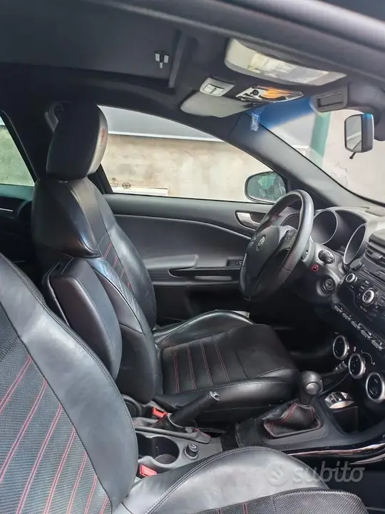 Alfa Romeo Giulietta 2015 photo 4