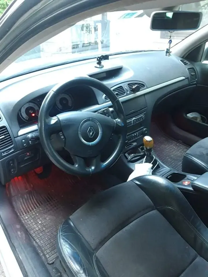 Renault Laguna 2007 photo 2