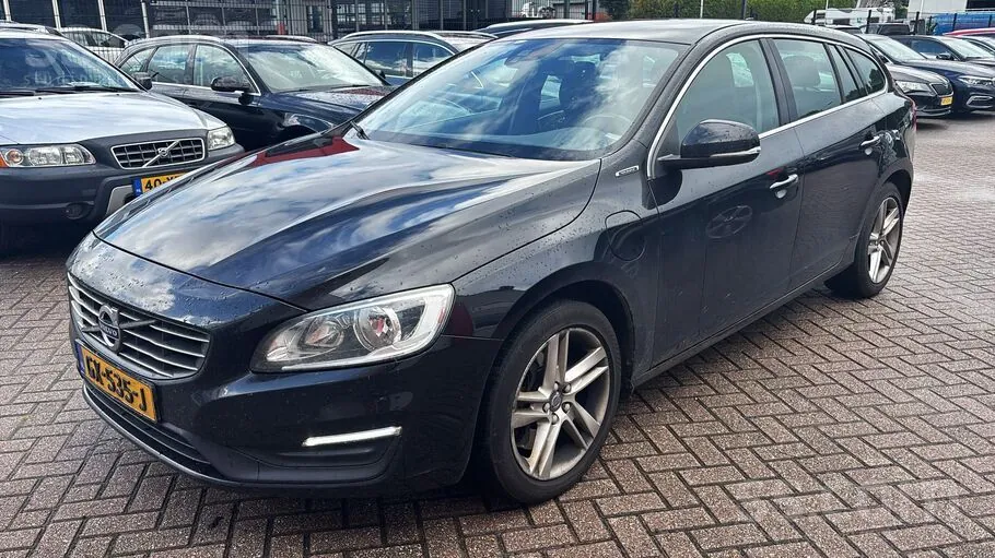 Volvo V60 2015 photo 2