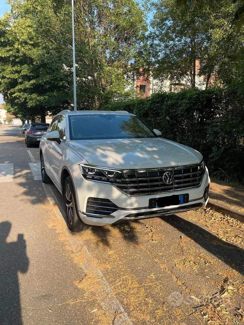 Volkswagen Touareg 2018 photo 2