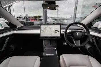 Tesla Model 3 2021 photo 3