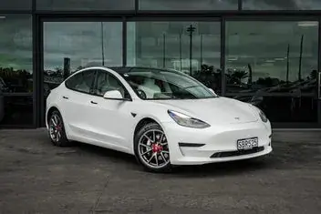 Tesla Model 3 2021 photo 2