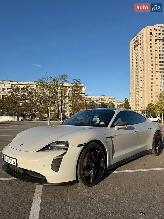 Porsche Taycan 2021 photo 2