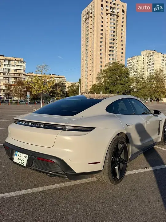 Porsche Taycan 2021 photo 5