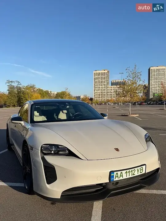Porsche Taycan