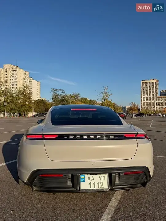 Porsche Taycan 2021 photo 4