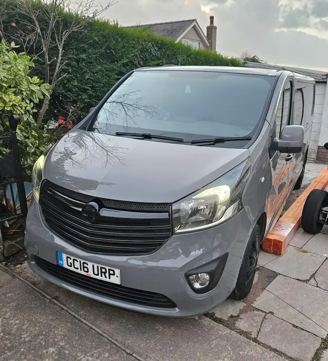 Vauxhall Vivaro 2016 photo 2
