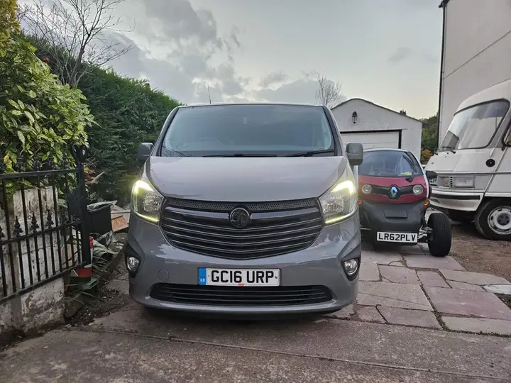 Vauxhall Vivaro 2016 photo 3