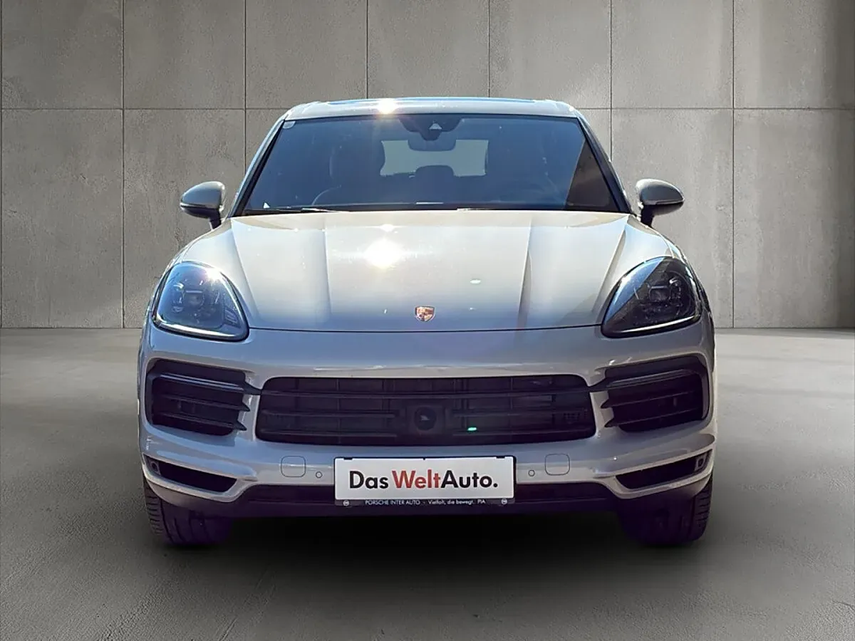Porsche Cayenne 2023 photo 2