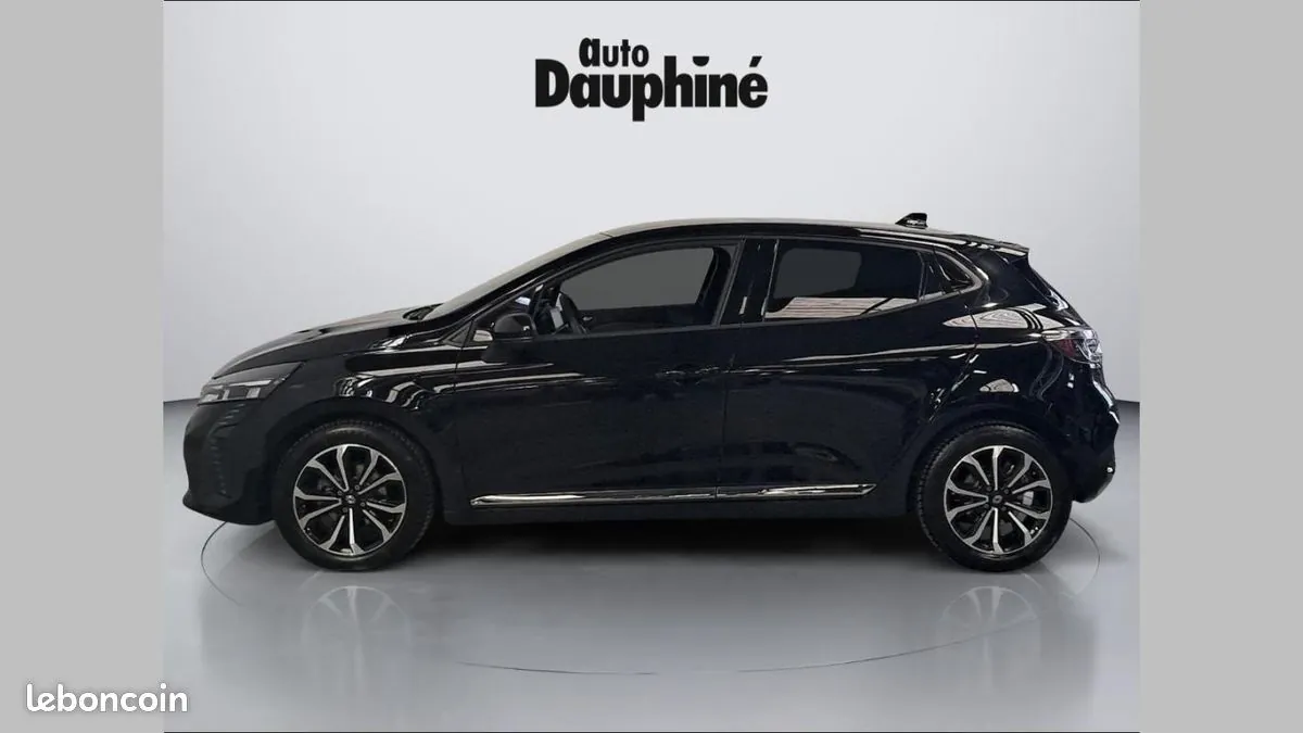 Renault Clio 2024 photo 2