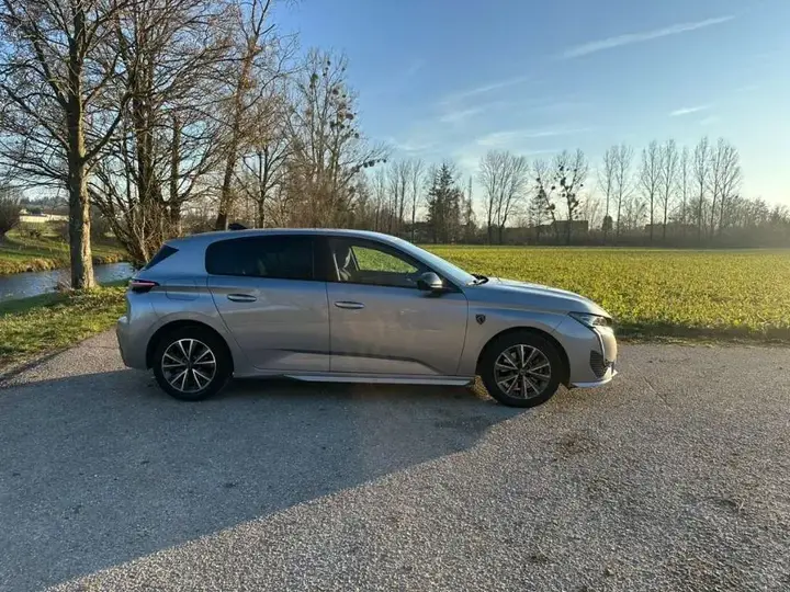 Peugeot 308 2023 photo 3