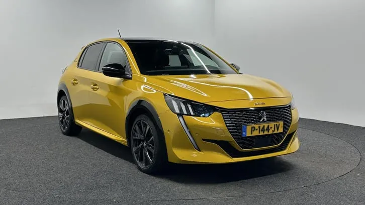 Peugeot 208 2022 photo 3