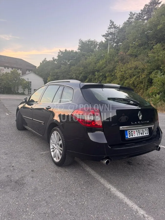 Renault Laguna 2010 photo 3