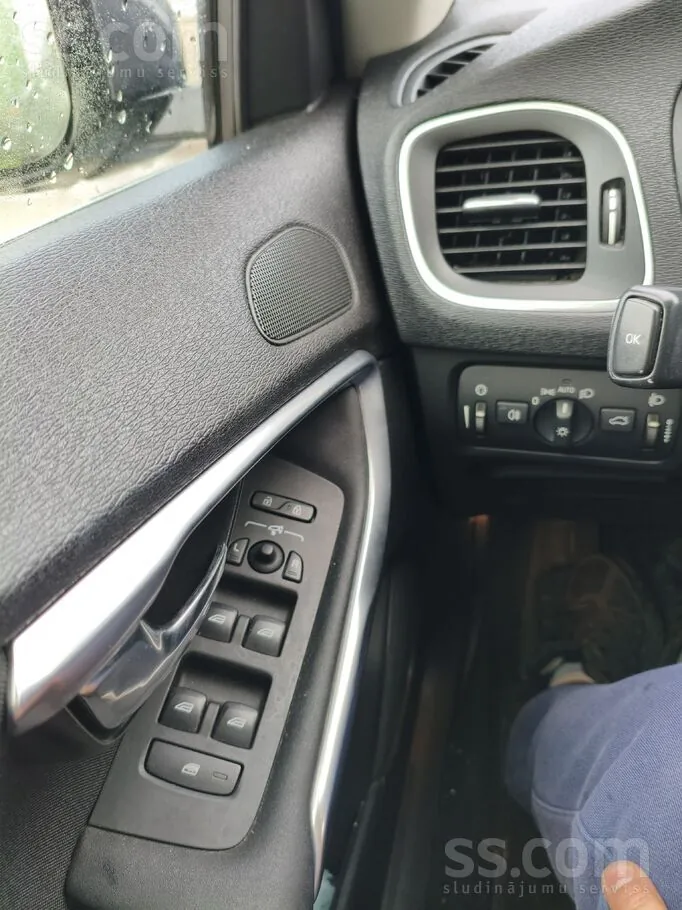Volvo V40 2013 photo 5
