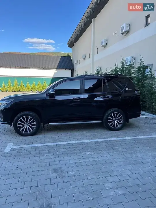 Toyota Land Cruiser Prado 2021 photo 4