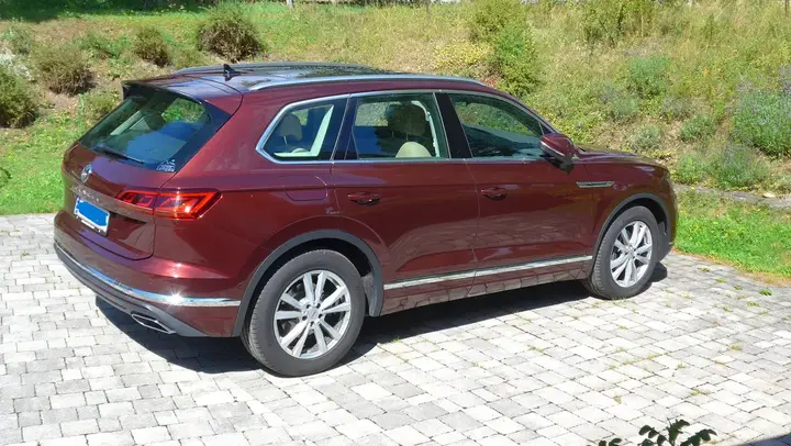 Volkswagen Touareg 2019 photo 2