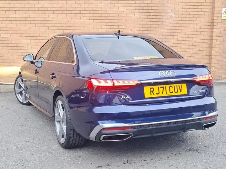Audi A4 2021 photo 2