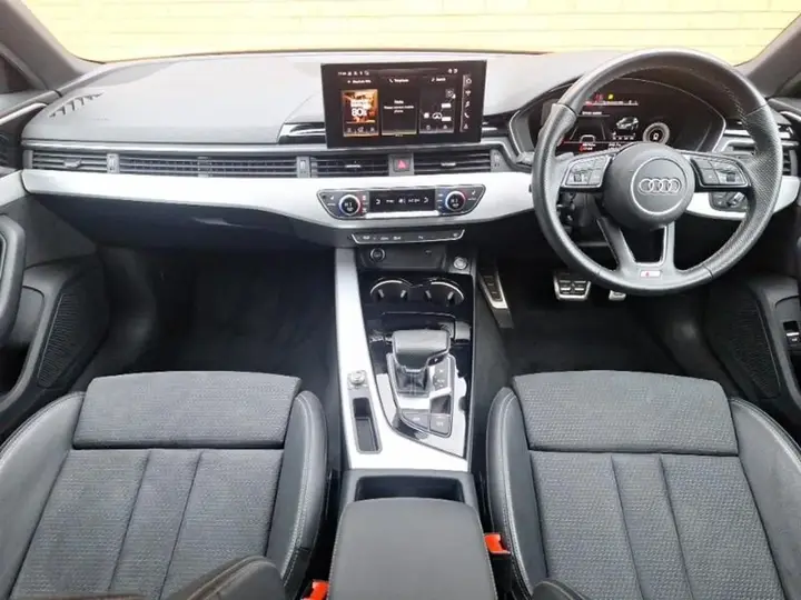 Audi A4 2021 photo 3