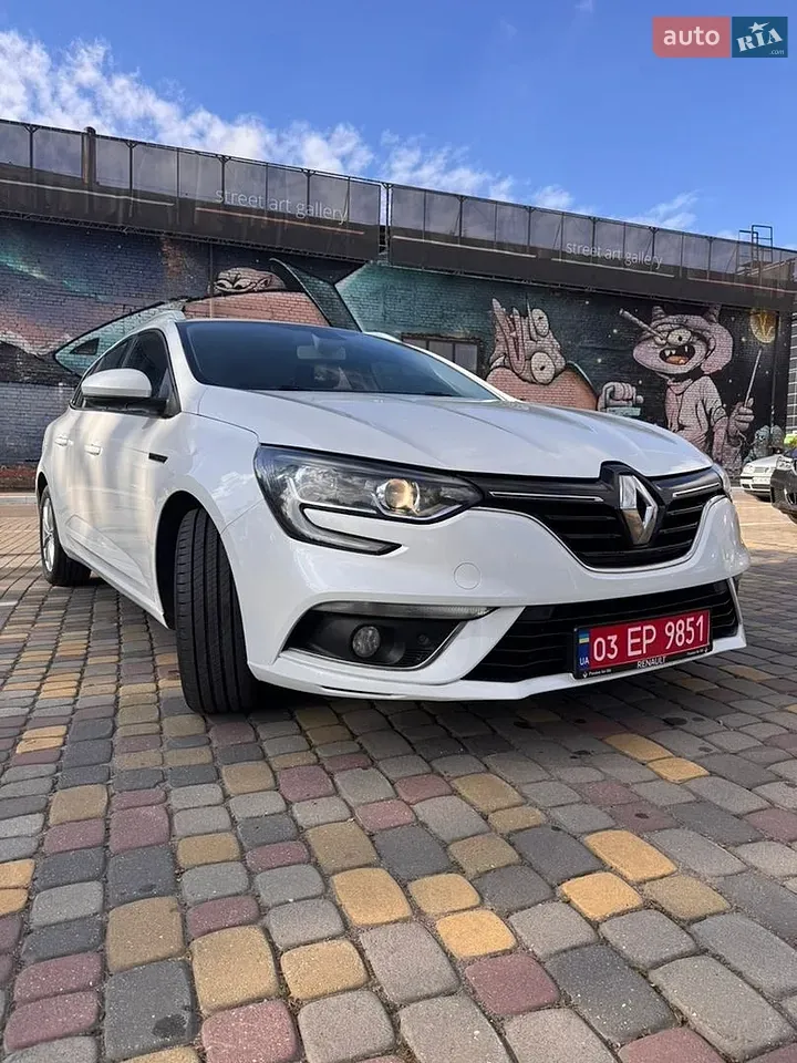 Renault Megane 2019 photo 2