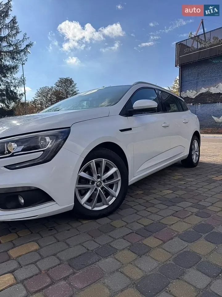 Renault Megane 2019 photo 4