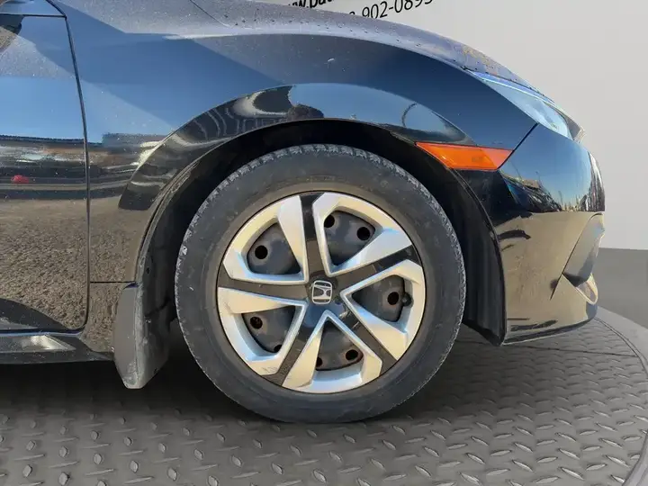 Honda Civic 2018 photo 2