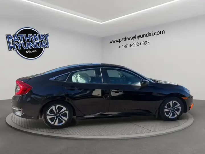 Honda Civic 2018 photo 3