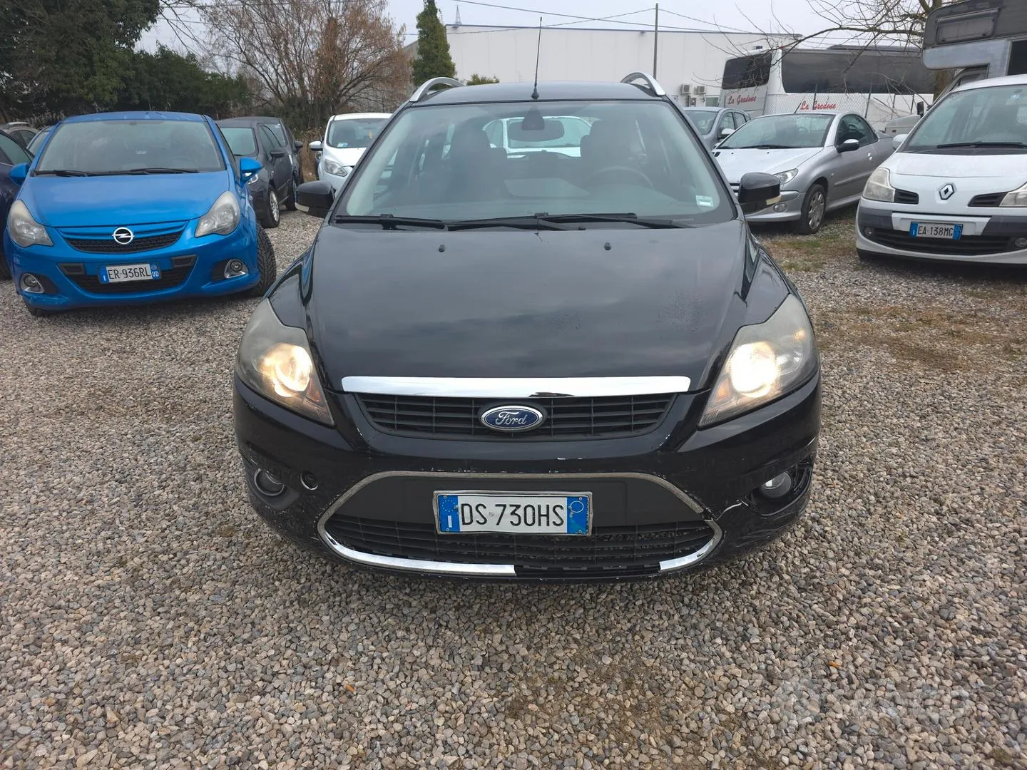 Ford Focus 2009 photo 2