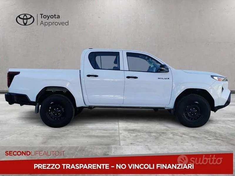 Toyota Hilux 2026 photo 3
