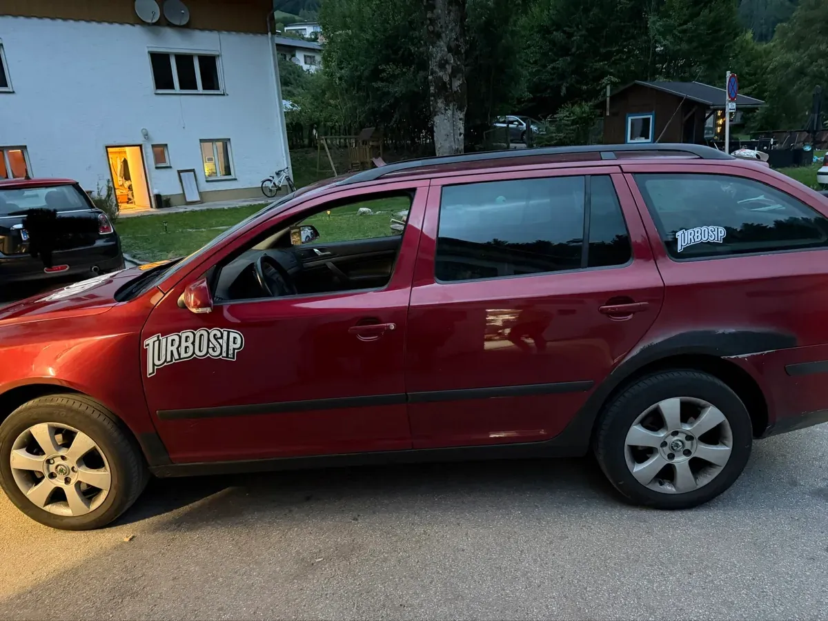 Skoda Octavia 2007 photo 2