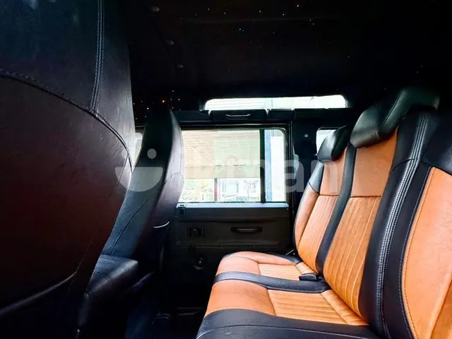 Land Rover Defender 1981 photo 3