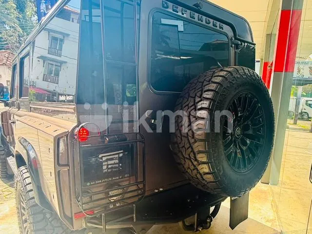 Land Rover Defender 1981 photo 5