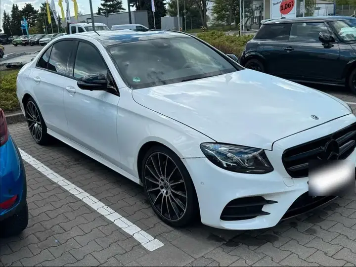 Mercedes-Benz E 220 D