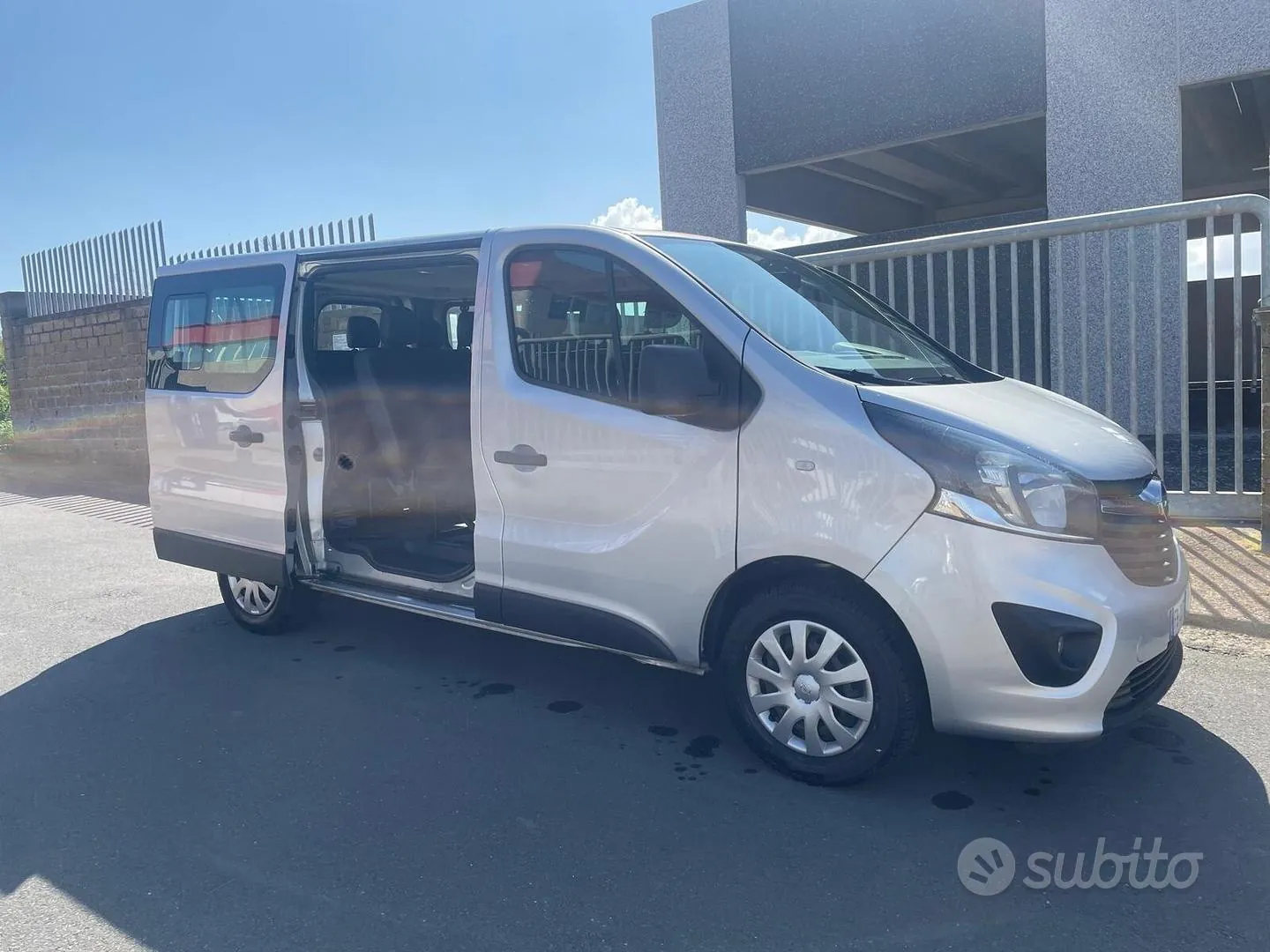 Opel Vivaro 2016 photo 3