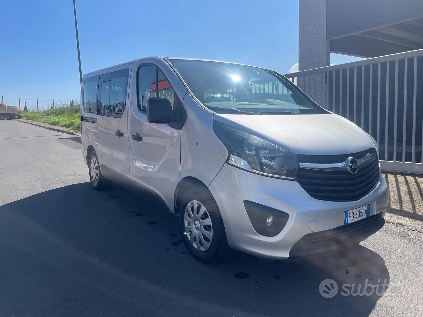 Opel Vivaro 2016 photo 2