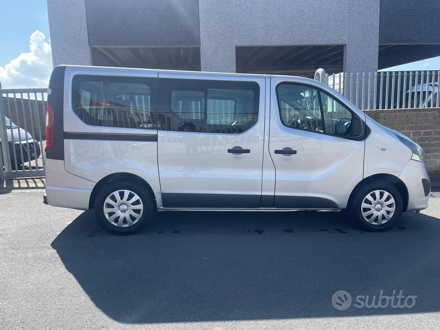 Opel Vivaro 2016 photo 4