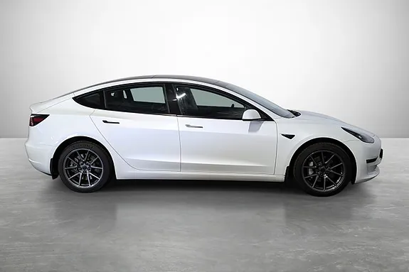 Tesla Model 3 2022 photo 3