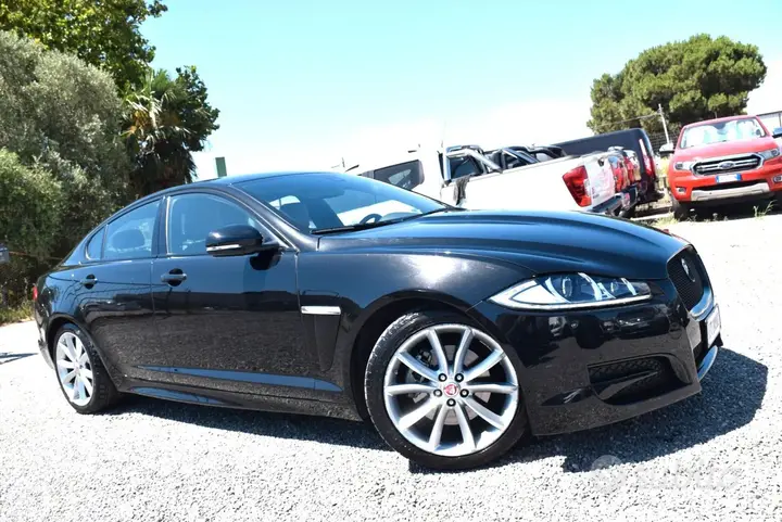 Jaguar Xf 2015 photo 4