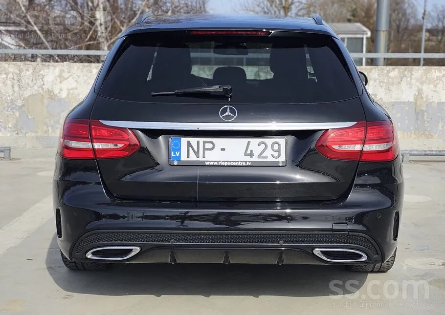 Mercedes-Benz C220 2016 photo 4